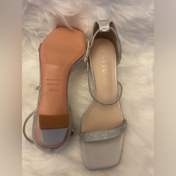 Silver Sandals With Glitter Straps. EU Size 40. US Size 8.5/9 - Picture 7 of 9